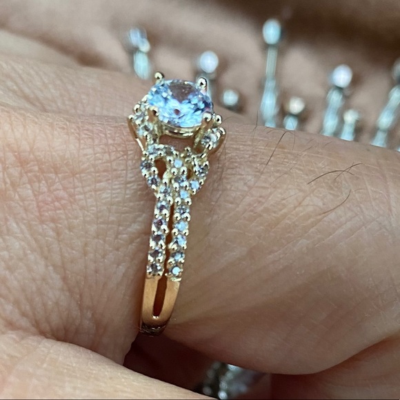 14k Solid Yellow Gold Engagement Ring - Picture 10 of 15